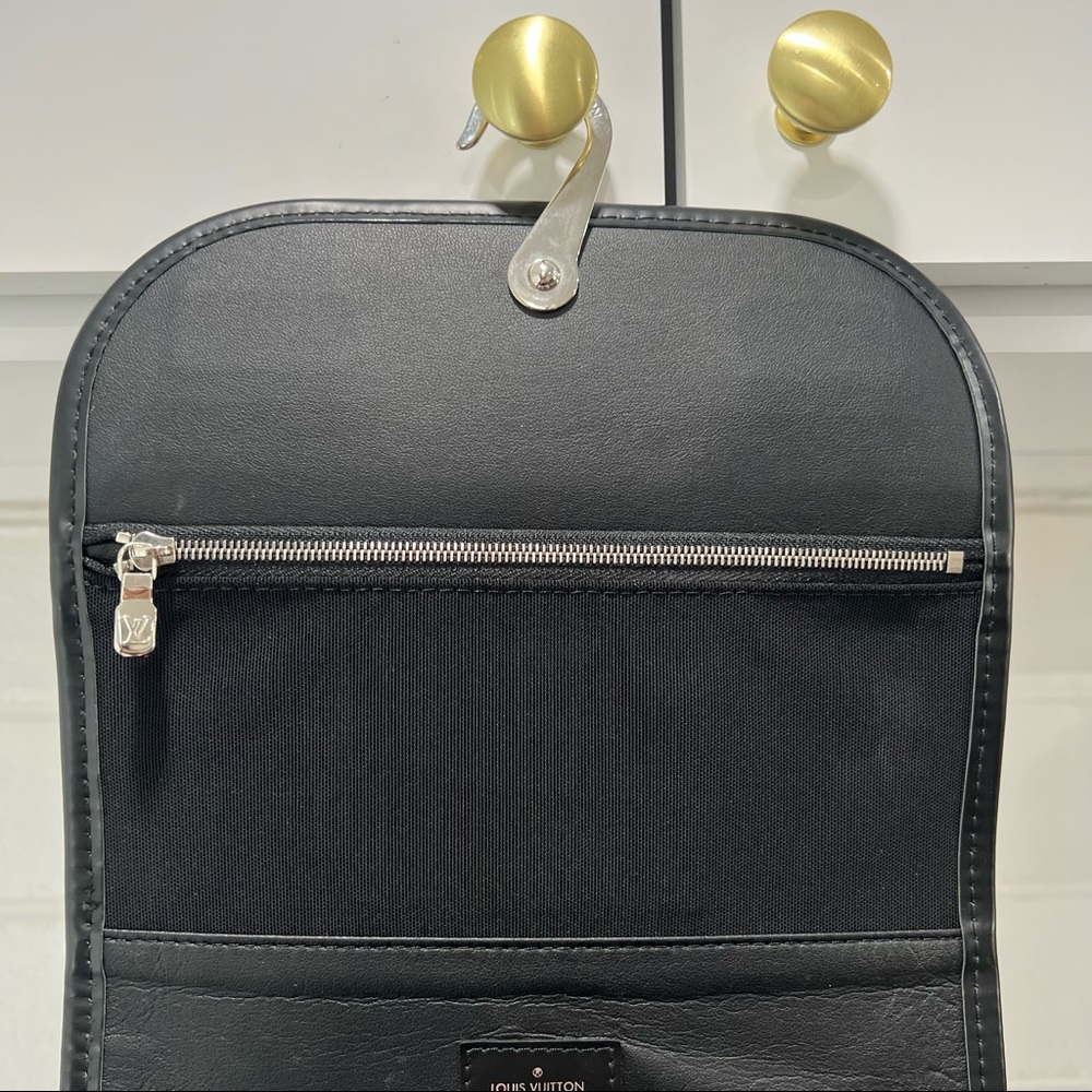 Louis Vuitton Case - Picture 9 of 15